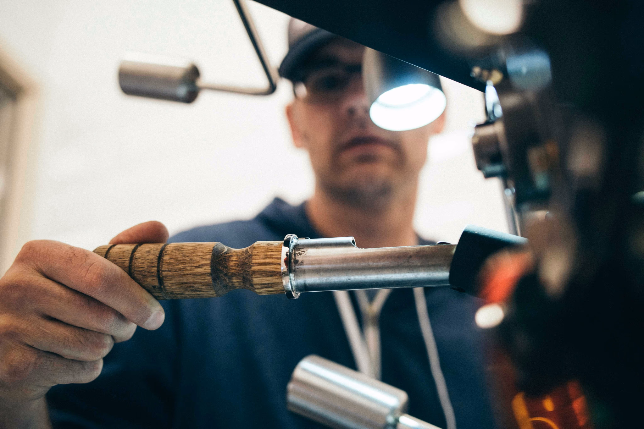BUYING servicemonteur aan het werk