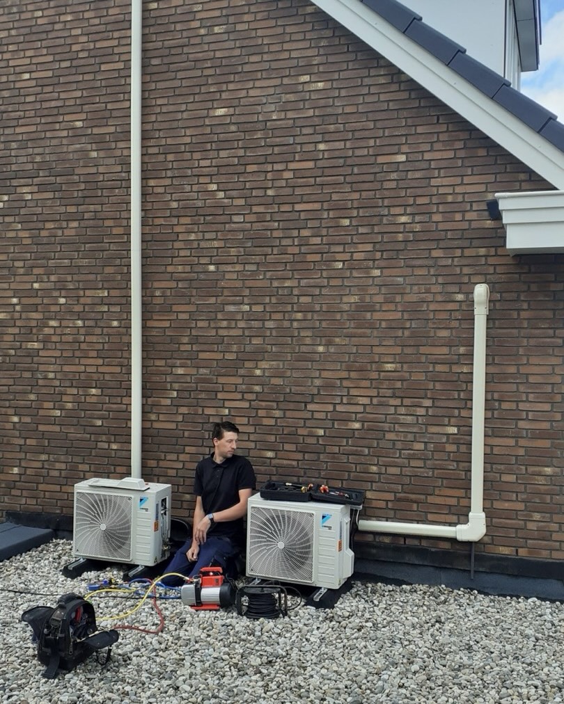 BUYING Airconditioning team Rotterdam